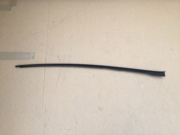 5G0857327B 5G0 857 327 B Cheder parbriz VW Golf 7 1.4 tsi CUK GTE - Dezmembrari Auto