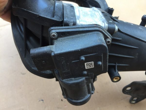 Clapeta control admisie aer Audi A5 3.0 tdi 059129593J - Dezmembrari Auto