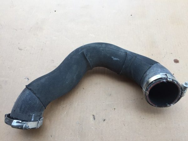Furtun intercooler Audi A5 3.0 tdi 8K0145738AE - Dezmembrari Auto