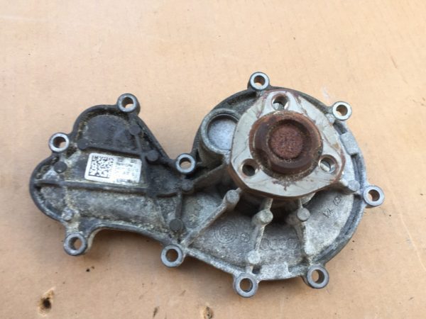 Pompa apa Audi A5 3.0 tdi 059008A - Dezmembrari Auto