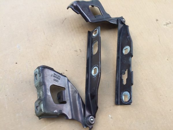 Balamale capota fata Audi A5 2012 8T0823302E 8T0823301E - Dezmembrari Auto
