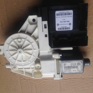 Motoras cu modul dreapta fata VW Tiguan 5K0959792 5N0959702D - Dezmembrari Auto