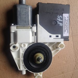 Motoras cu modul stanga fata VW Tiguan 5N0959701D 5K0959793 - Dezmembrari Auto