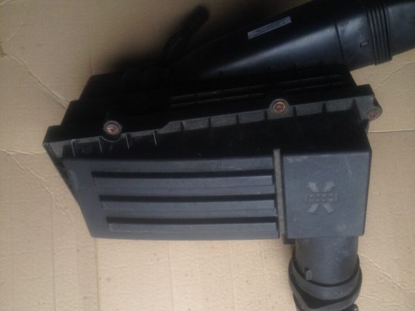 Carcasa filtru aer VW Tiguan 1K0129607AG - Dezmembrari Auto