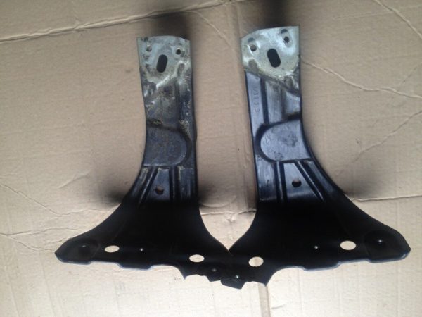 Suport aripa dreapta fata VW Passat CC 3C8821142 - Dezmembrari Auto