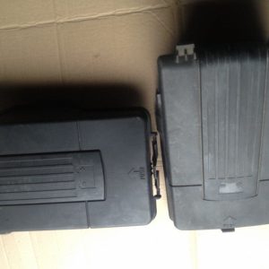 Capac baterie VW Tiguan 3C0915443A - Dezmembrari Auto