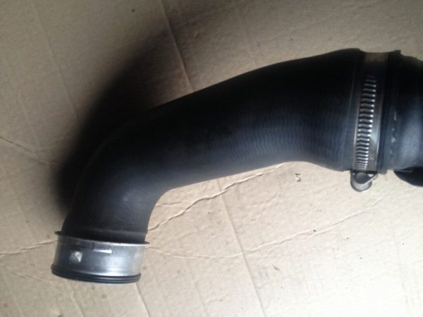 Furtun intercooler VW Passat CC 5N0145834J 5N0145762AN - Dezmembrari Auto