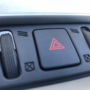 Buton avarii Nissan Qashqai 2016 J11 - Dezmembrari Auto