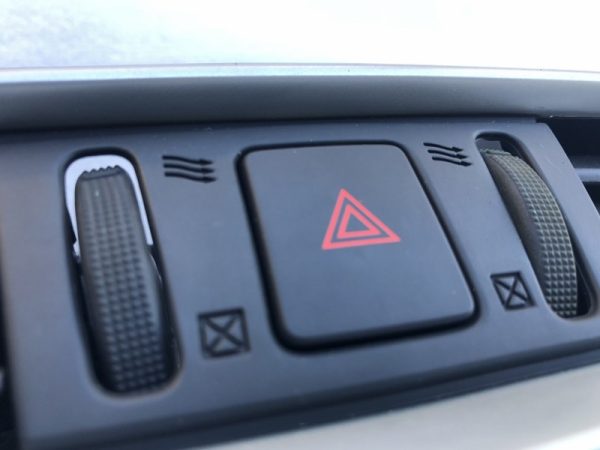 Buton avarii Nissan Qashqai 2016 J11 - Dezmembrari Auto