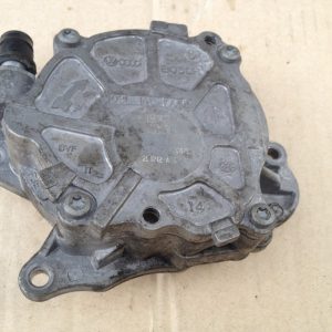 Pompa vacuum 03L145100F - Dezmembrari Auto