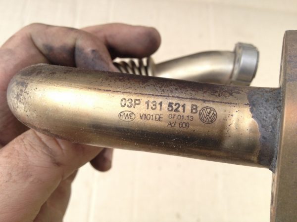 Conducta EGR VW Passat B7 03P131521B - Dezmembrari Auto - imagine 2