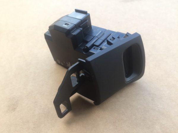 Contact electric Audi A4 B8 8K0909131 8K0 909 131 - Dezmembrari Auto