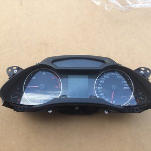 Ceasuri bord Audi A4 B8 8K0920900C 8K0 920 900 C - Dezmembrari Auto