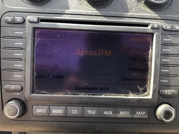 VW Touran 2.0 tdi BKD din 2005 - navigatie, senzori parcare, climatronic - Dezmembrari Auto - imagine 4