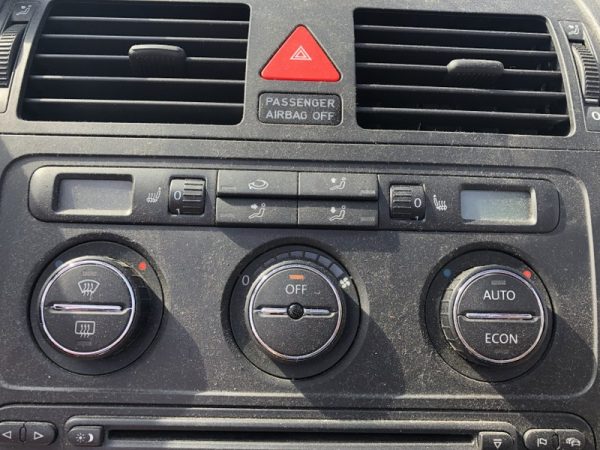 VW Touran 2.0 tdi BKD din 2005 - navigatie, senzori parcare, climatronic - Dezmembrari Auto - imagine 3