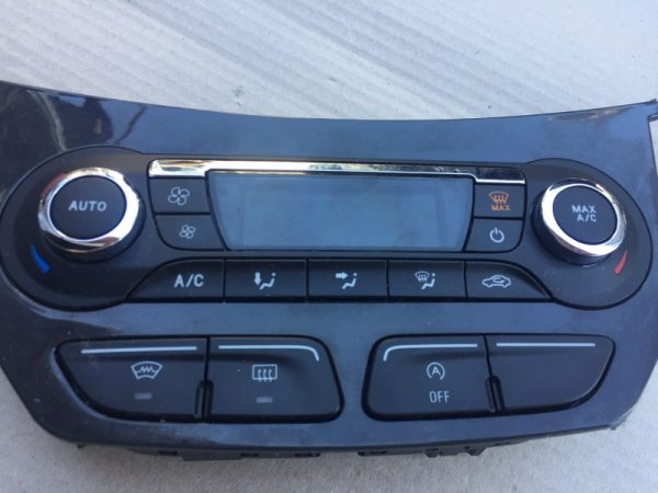 Climatronic Ford Kuga II DV4T-18C612-AE DV4T18C612AE - Dezmembrari Auto