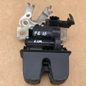 Broasca capota portbagaj VW Passat B8 limuzina 3G0827503 3G0 827 503 - Dezmembrari Auto