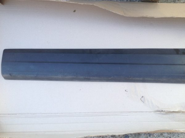 Bandou usa stanga fata VW Tiguan 5N0854939A - Dezmembrari Auto