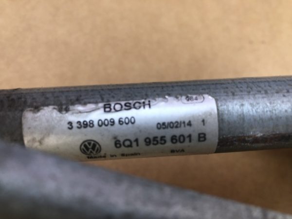 Ansamblu stergatoare cu motoras VW Polo 9n din 2008 - Dezmembrari Auto - imagine 2