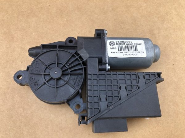Motoras macara geam dreapta fata VW Polo 9n din 2008 6Y2 959 801 6Y2959801 - Dezmembrari Auto