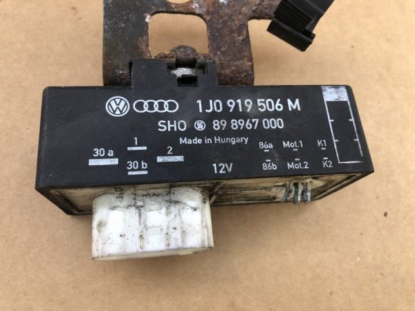 Releu VW Polo 9n din 2008 1J0 919 506 M 1J0919506M - Dezmembrari Auto