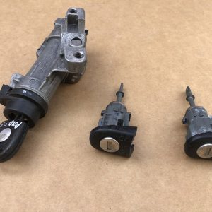 Contact cu cheie si incuietoare usi VW Polo 9n din 2008 - Dezmembrari Auto