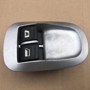 Butoane geamuri electrice Peugeot 2009 206 plus + 1.4 hdi 8HZ - Dezmembrari Auto