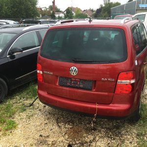 VW Touran 2.0 tdi BKD din 2005 - navigatie, senzori parcare, climatronic - Dezmembrari Auto