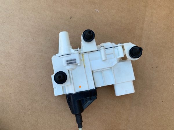 Actuator soft close dreapta spate BMW G11 G12 M 760 LXiA seria 7 din 2017 7368452 - Dezmembrari Auto