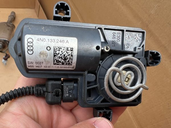 Actuator toba esapament VW Tiguan din 2022 4N0133246A 4N0 133 246 A - Dezmembrari Auto