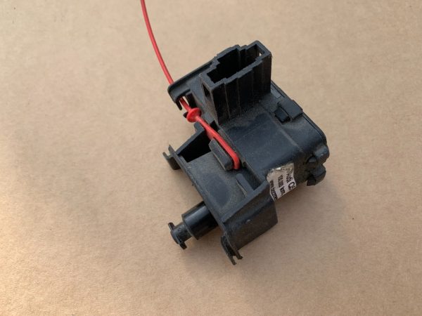 Actuator usita rezervor Audi Q5 2009 8K0862153F 8K0 862 153 F - Dezmembrari Auto