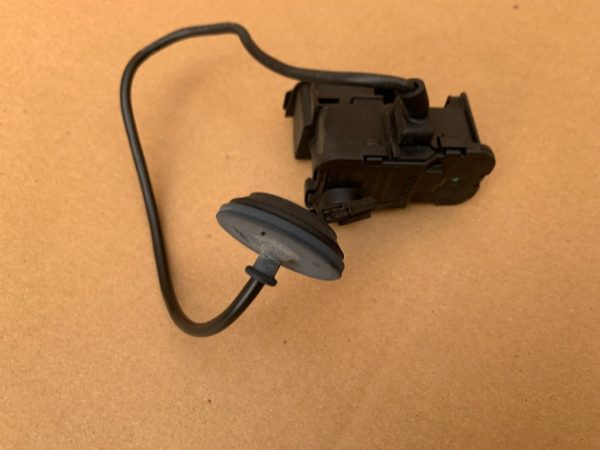 Actuator usita rezervor VW Golf 7 5C6810773H 5C6 810 773 H la 0 km - Dezmembrari Auto