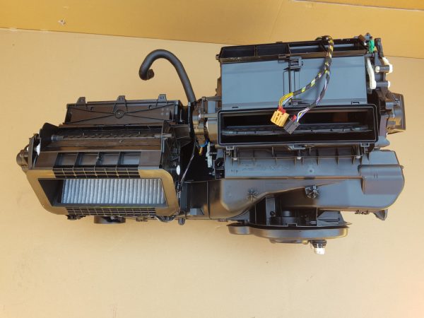 Aeroterma tulumba bord VW Arteon 5QB816005E 5QB 816 005 E - Dezmembrari Auto
