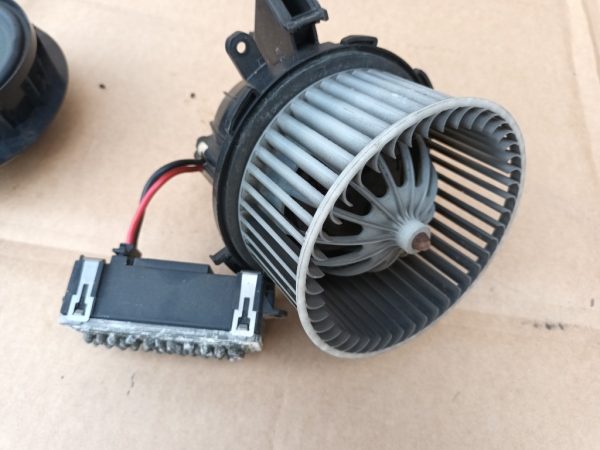Aeroterma cu rezistenta Audi A4 B8 A5 Q5 8K0820521B 8K0 820 521 B - Dezmembrari Auto