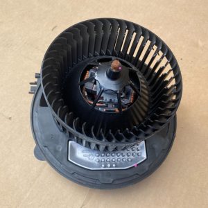 Aeroterma cu rezistenta VW Golf 7 5Q0907521E 5Q0 907 521 E 5Q1819021G 5Q1 819 021 G - Dezmembrari Auto