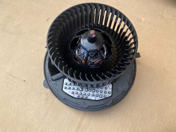 Aeroterma cu rezistenta VW Golf 7 5Q1819021D 5Q1 819 021 D 5Q0907521C 5Q0 907 521 C - Dezmembrari Auto