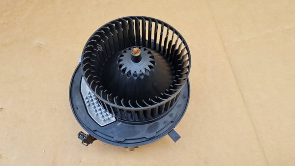 Aeroterma cu rezistenta VW Passat B8 3Q1819021 3Q1 819 021 5Q0907521E 5Q0 907 521 E - Dezmembrari Auto