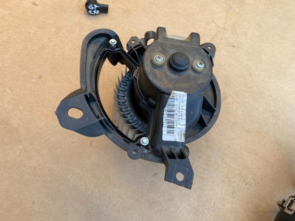 Aeroterma Opel Corsa D 13293624 - Dezmembrari Auto