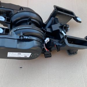 Aeroterma spate din cotiera BMW G11 G12 M 760 LXiA seria 7 din 2017 9315950 - Dezmembrari Auto