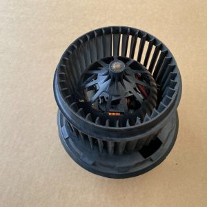 Aeroterma VW Transporter T5 7H0819021 7H0 819 021 7H0819021A 7H0 819 021 A - Dezmembrari Auto