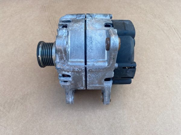 Alternator 180A Audi A6 C7 2016 2.0 tdi 04L903017C 04L 903 017 C la 0 km - Dezmembrari Auto