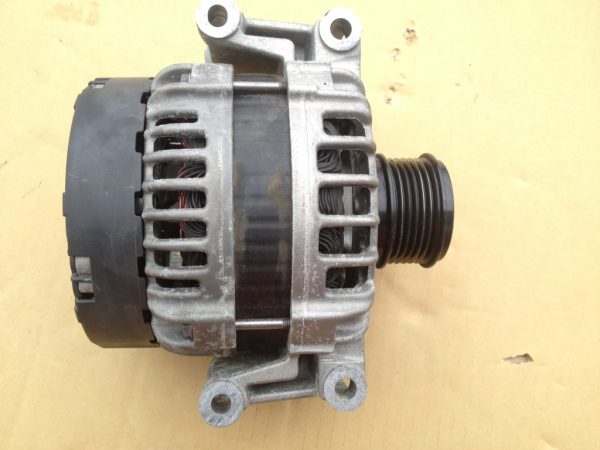 Alternator Audi A4 B8 2013 facelift 1.8 tfsi 06H903017J 06H 903 017 J - Dezmembrari Auto