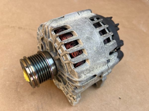 Alternator Audi Q3 2.0 tdi DCT 180 Amperi 03L903024L 03L 903 024 L - Dezmembrari Auto