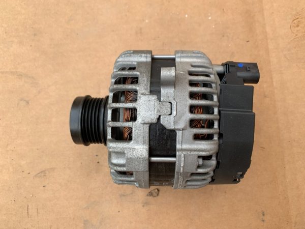 Alternator Mercedes B Class B200 W246 2014 1.6 A0069061903 la 0 km - Dezmembrari Auto