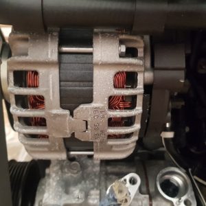 Alternator VW Golf 7 2.0 tdi 04L903024S 04L 903 024 S - Dezmembrari Auto