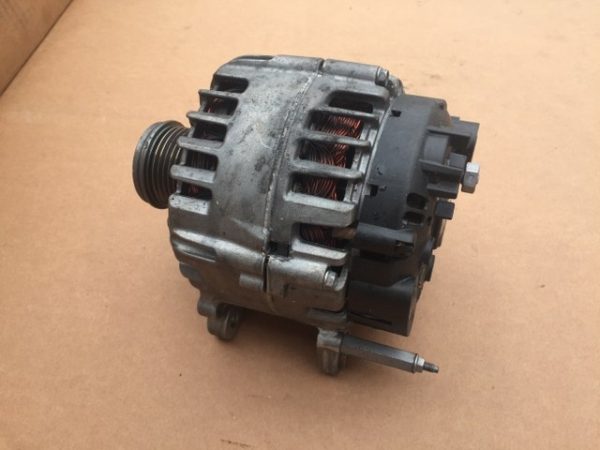 Alternator VW Golf 7 2.0 tdi 180 A 04L 903 023 H 04L903023H - Dezmembrari Auto