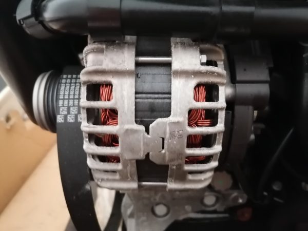 Alternator VW Passat B8 2.0 tdi 04L903024T 04L 903 024 T la 0 km - Dezmembrari Auto