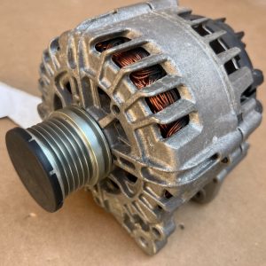 Alternator VW Sharan 2.0 tdi CUV 180 Amperi 03L903024L 03L 903 024 L - Dezmembrari Auto