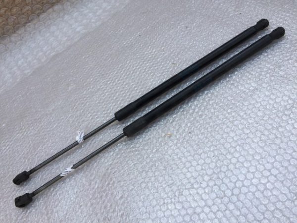 Amortizoare haion VW Passat B8 variant 3G9 827 550 A 3G9827550A - Dezmembrari Auto