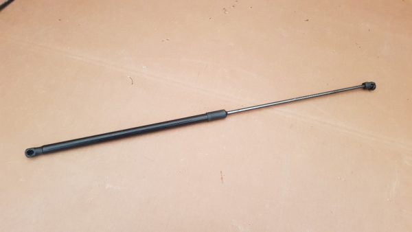 Amortizor capota fata VW Golf 7 5G0823359A 5G0 823 359 A - Dezmembrari Auto